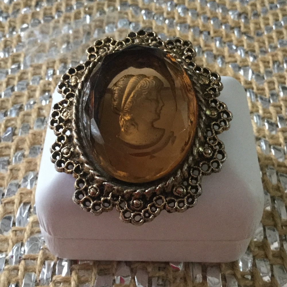 Vintage Beveled Crystal Cameo