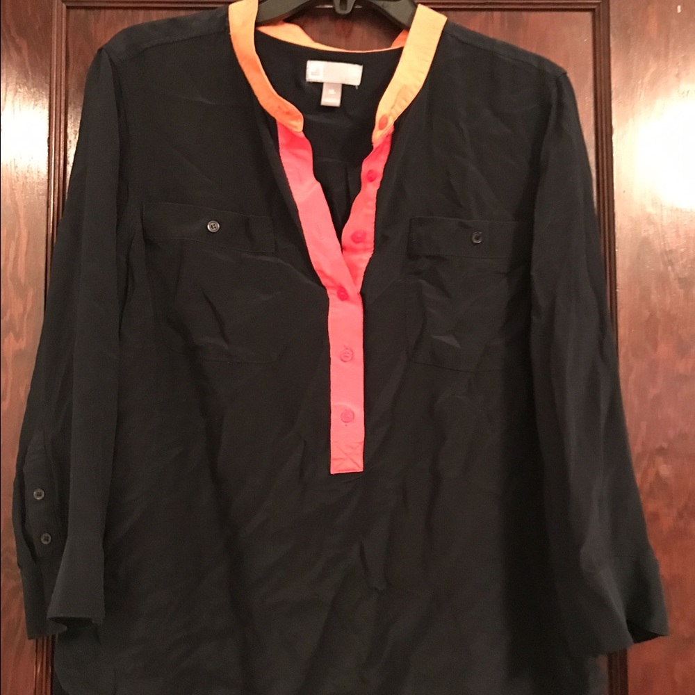 JCP 3/4 sleeve blouse with fun color print collar!