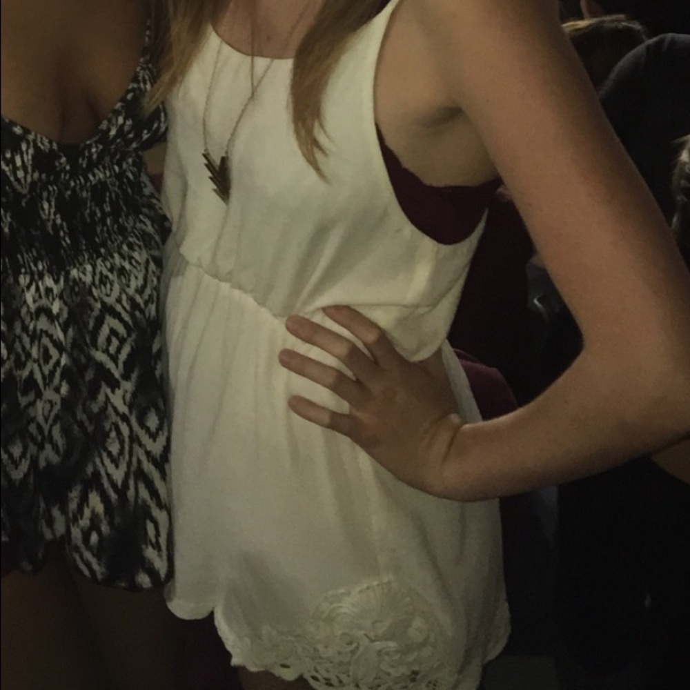 White romper - Picture 2 of 2