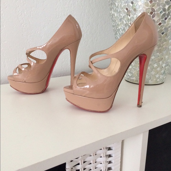 Christian Louboutin Shoes - Christian Louboutin nude heels