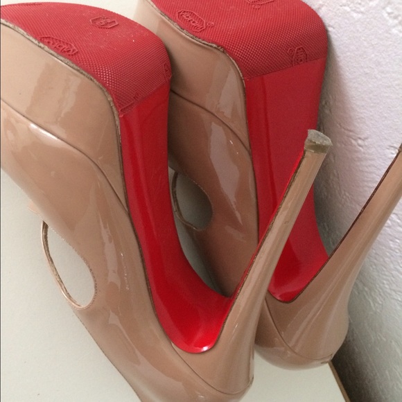 Christian Louboutin nude heels - Picture 3 of 4