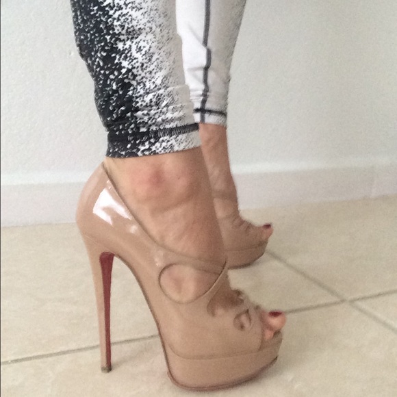 Christian Louboutin nude heels - Picture 4 of 4