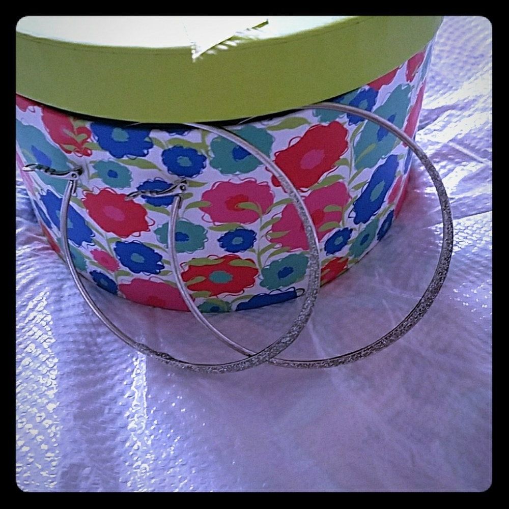 🎈SALE🎈LARGE HOOP EARRINGS