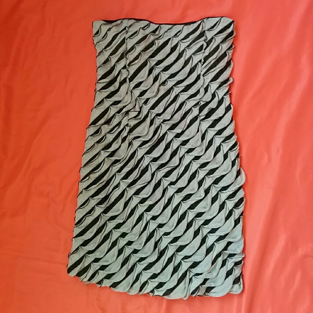 DGNY junior large mini sleeveless cocktail dress