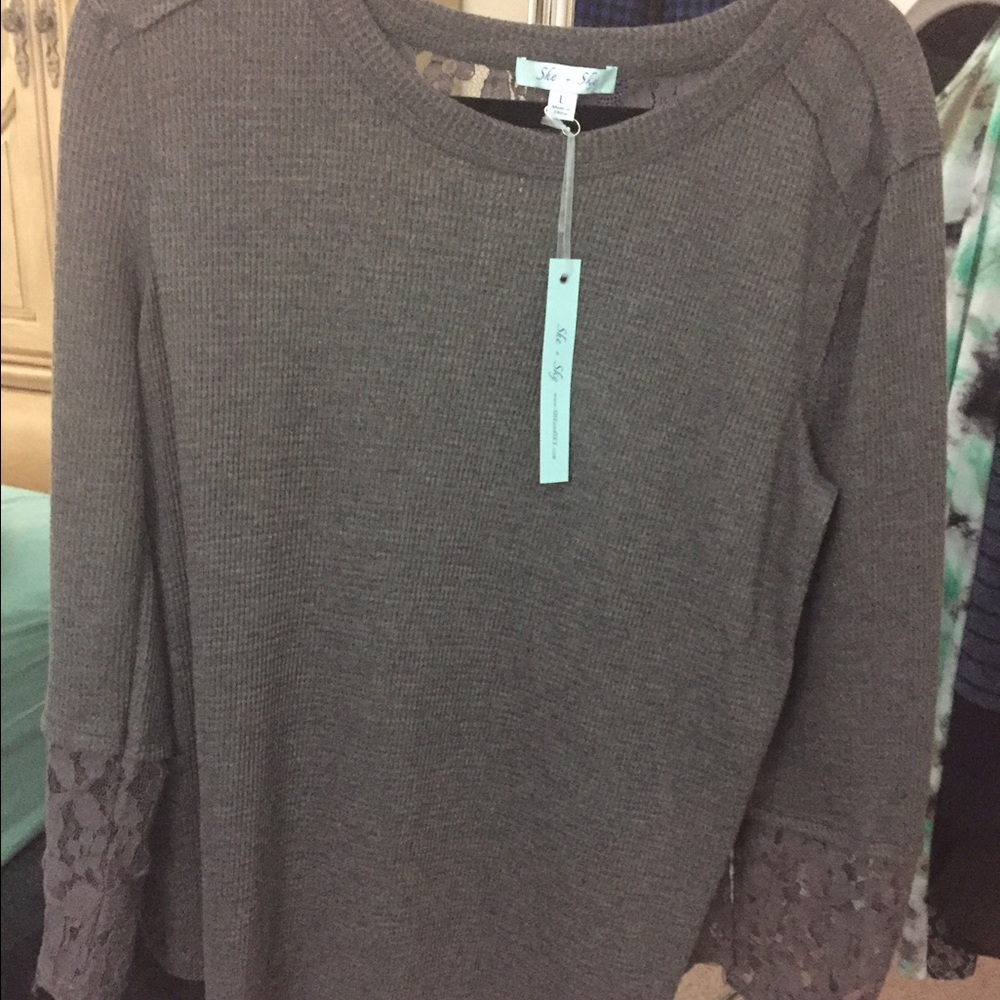 NWT SHE & SKY gray tunic top with lace