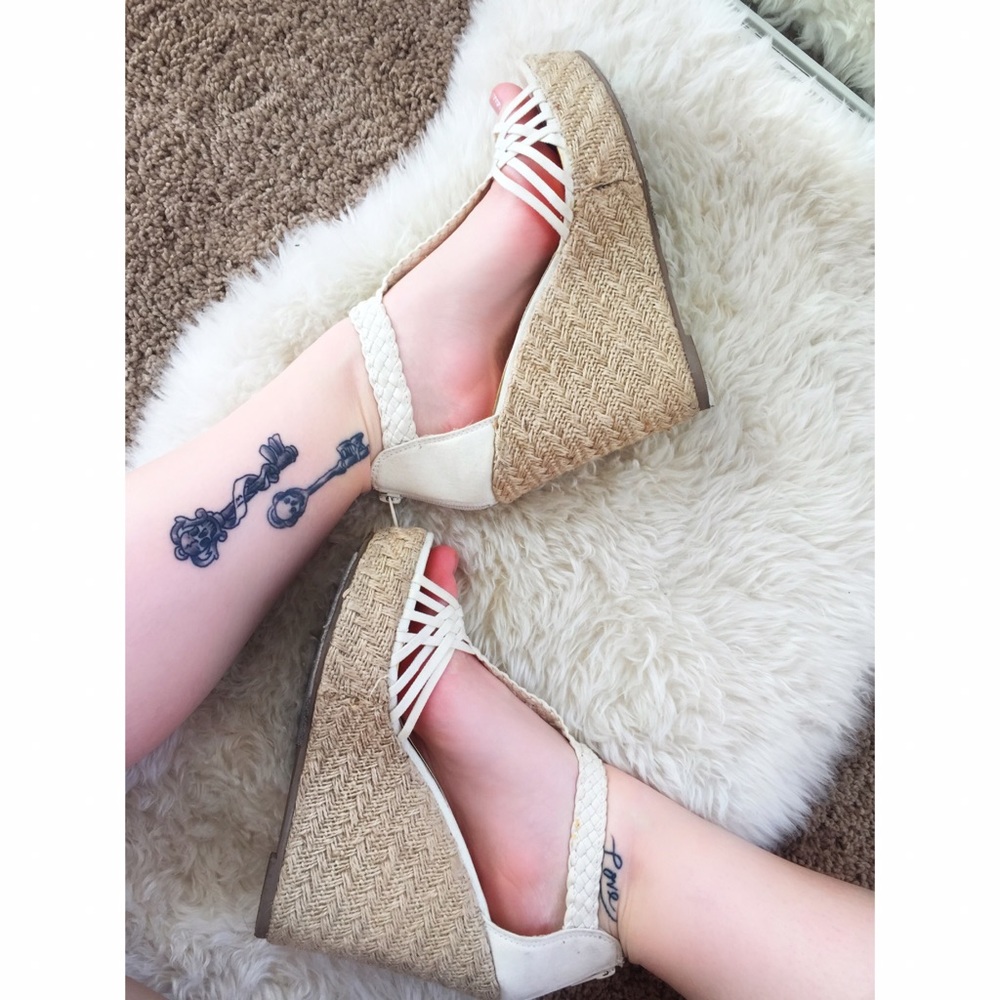 Mossimo Cream Wedge Sandals Size 10