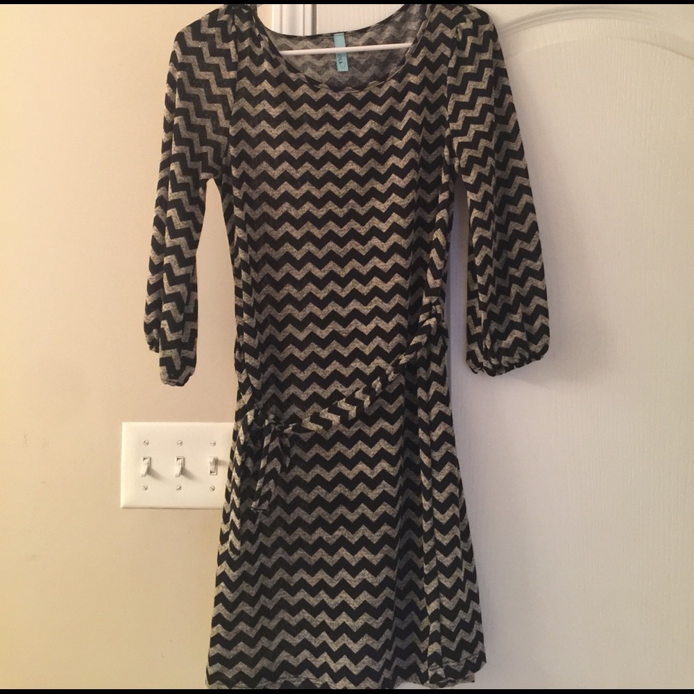 Size small chevron boutique dress