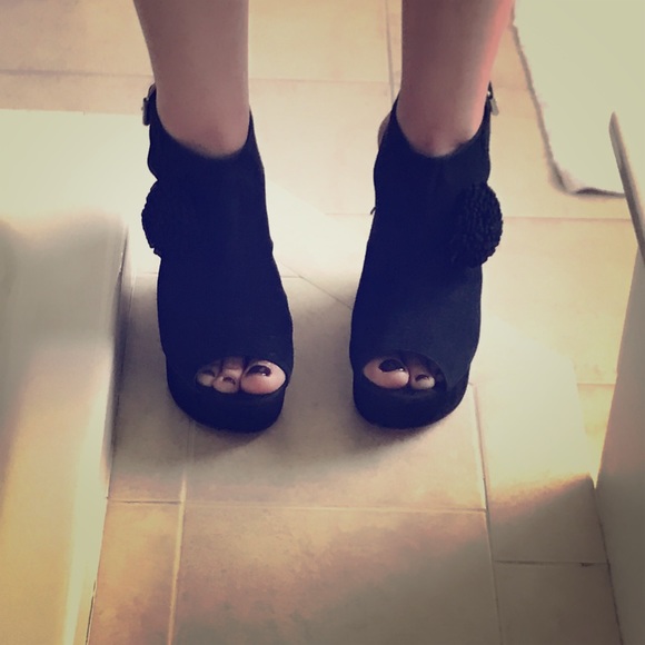 Booties - Picture 3 of 4