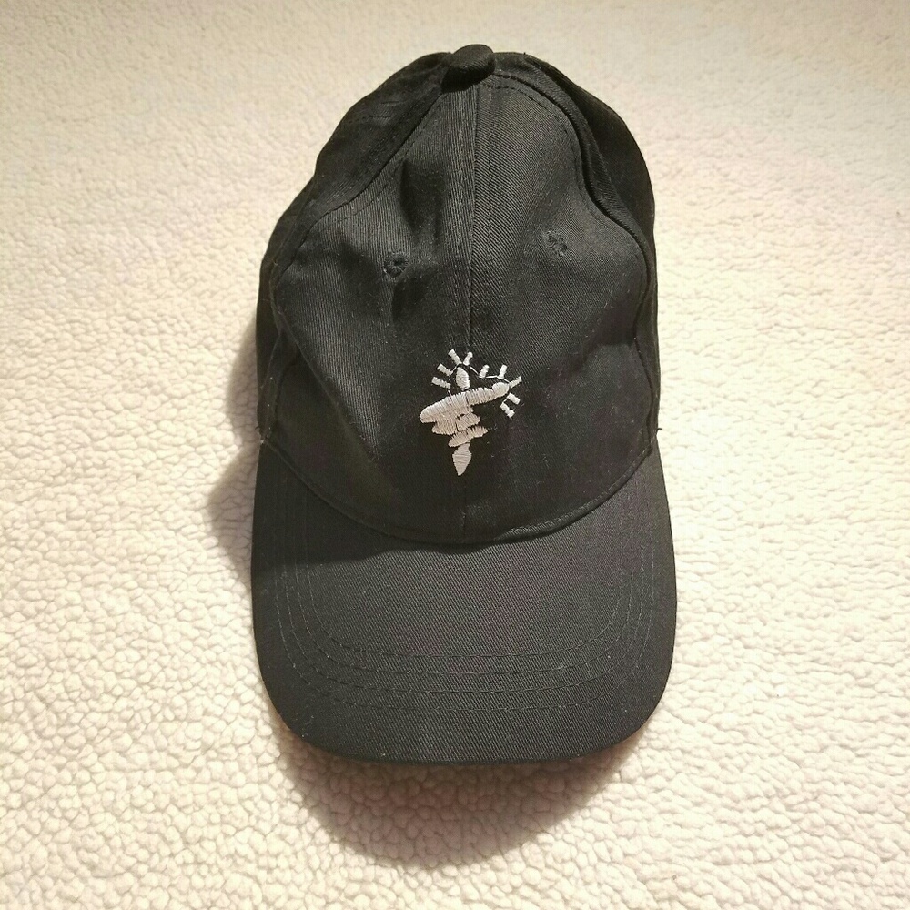 SOLD 🚫 Korean Finger Heart Sign Dad Hat