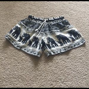 Elephant flowy short