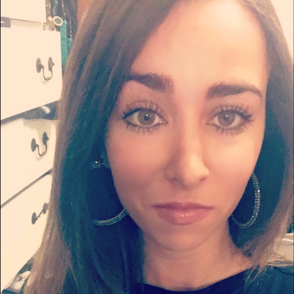 Meet your Posher, Lauren