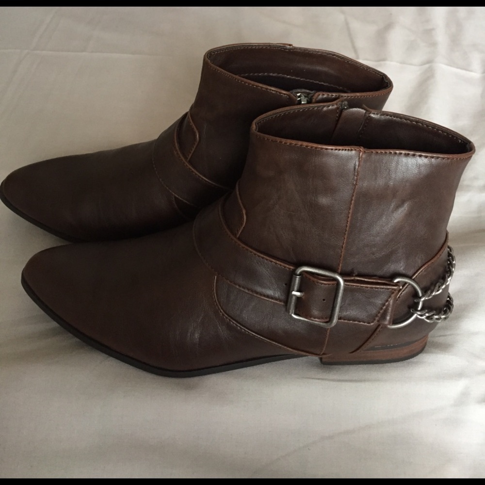 NEW! ZARA Chained Ankle Booties