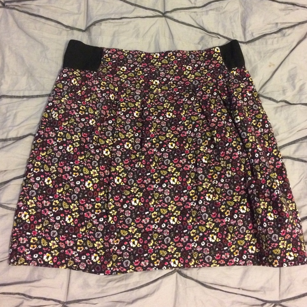 High waist Floral Mini skirt WITH POCKETS!