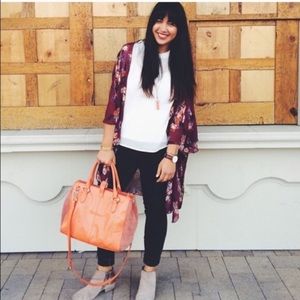 🆕Beautiful maroon flower print kimono 💕