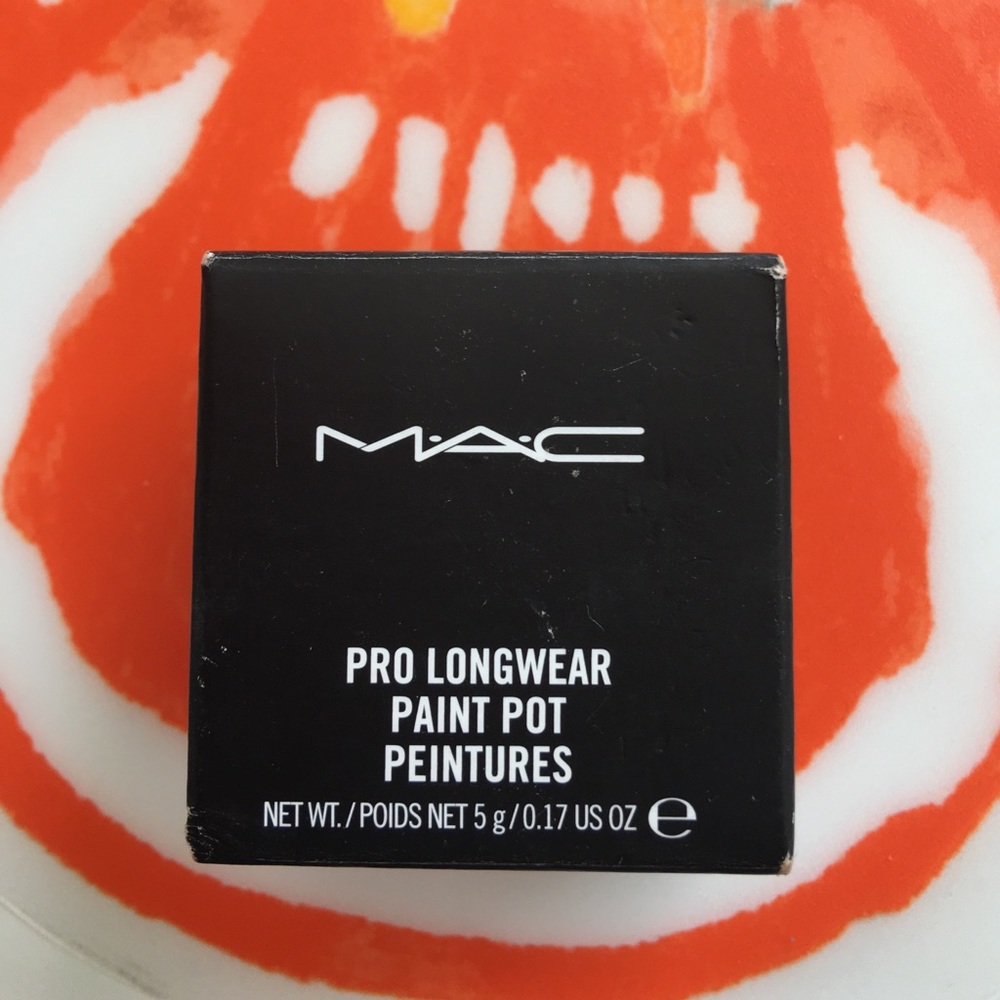 MAC PRo longwear Paintpot ( dangerous Cuvée)