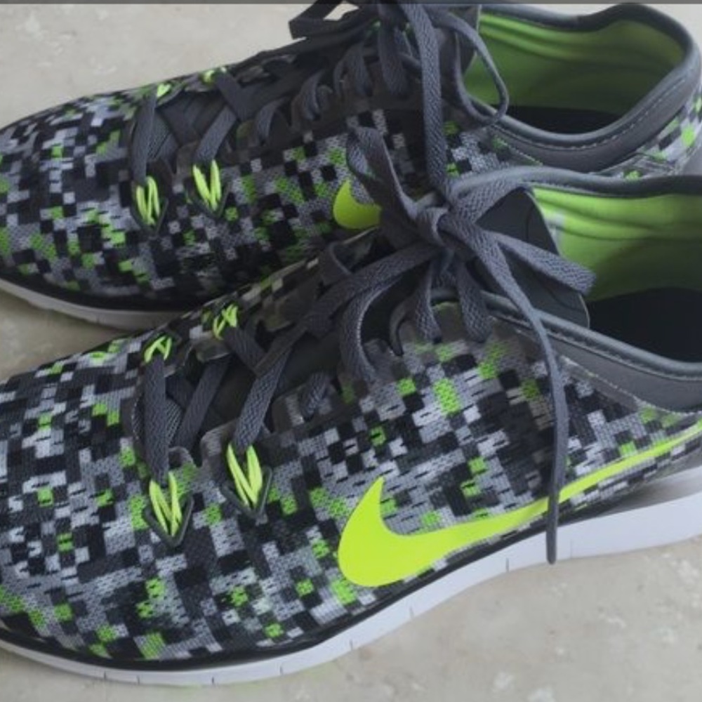 🚨SOLD🚨💕Nike Women Free 5.0 Training Shoe💕 - Picture 4 of 4