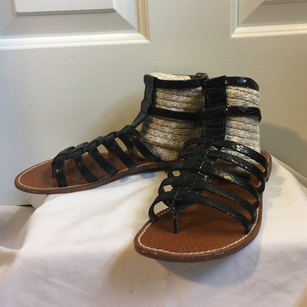 SE Boutique black sandals