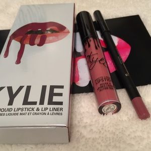 Posie k: kylie lipkit