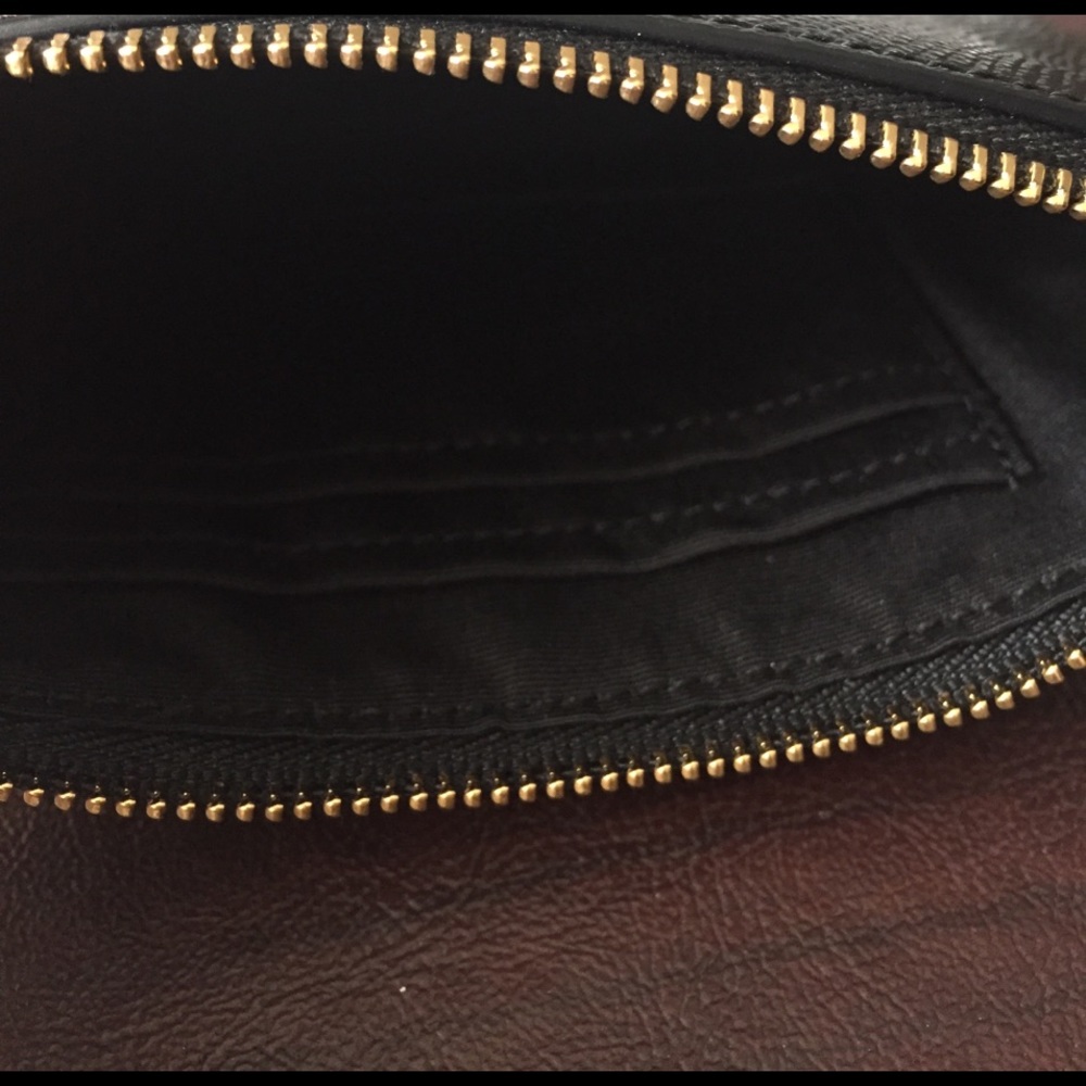 SOLD Coach Wristlet Black with Embossed Leather - Picture 3 of 4