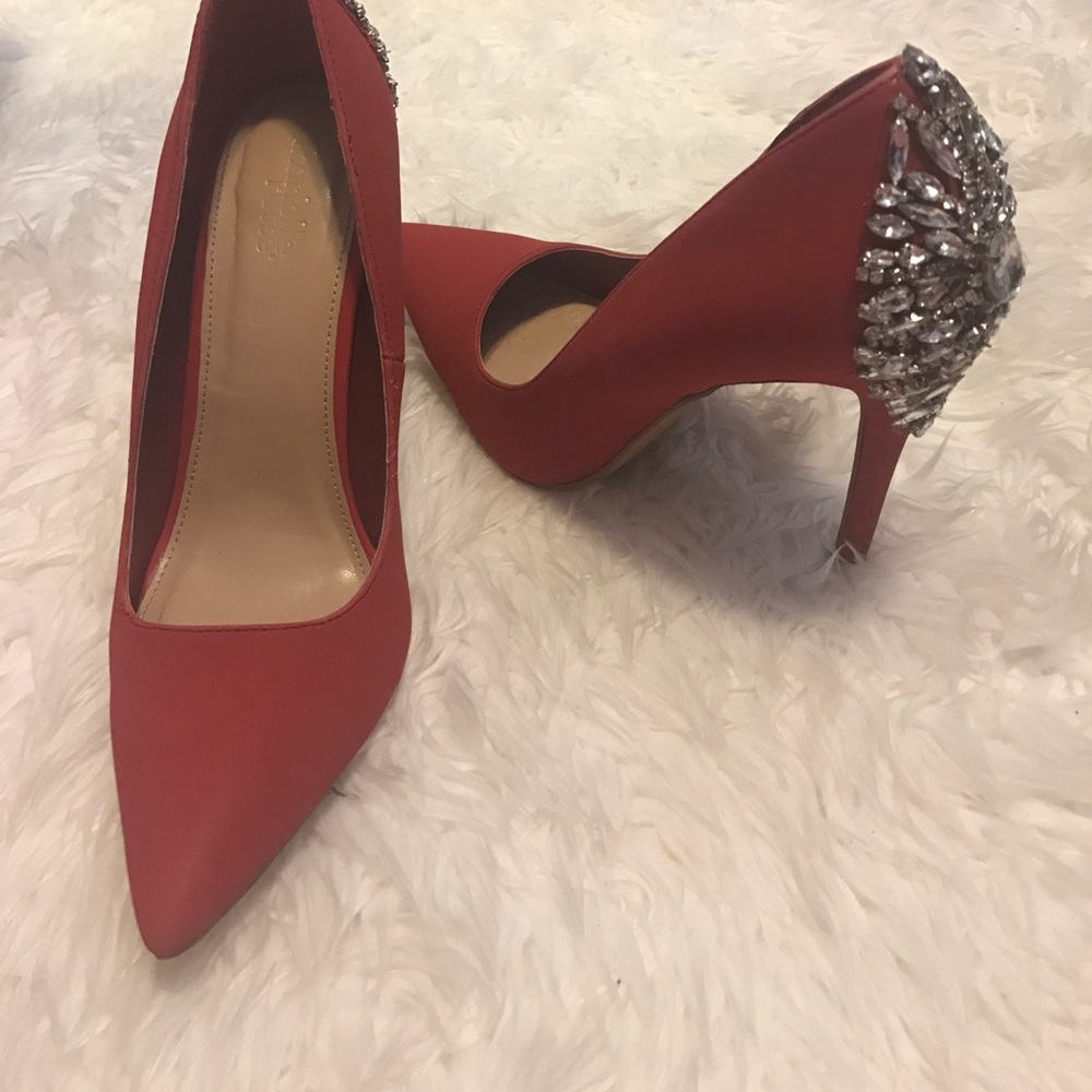 Extremely cute heels with rhinestones