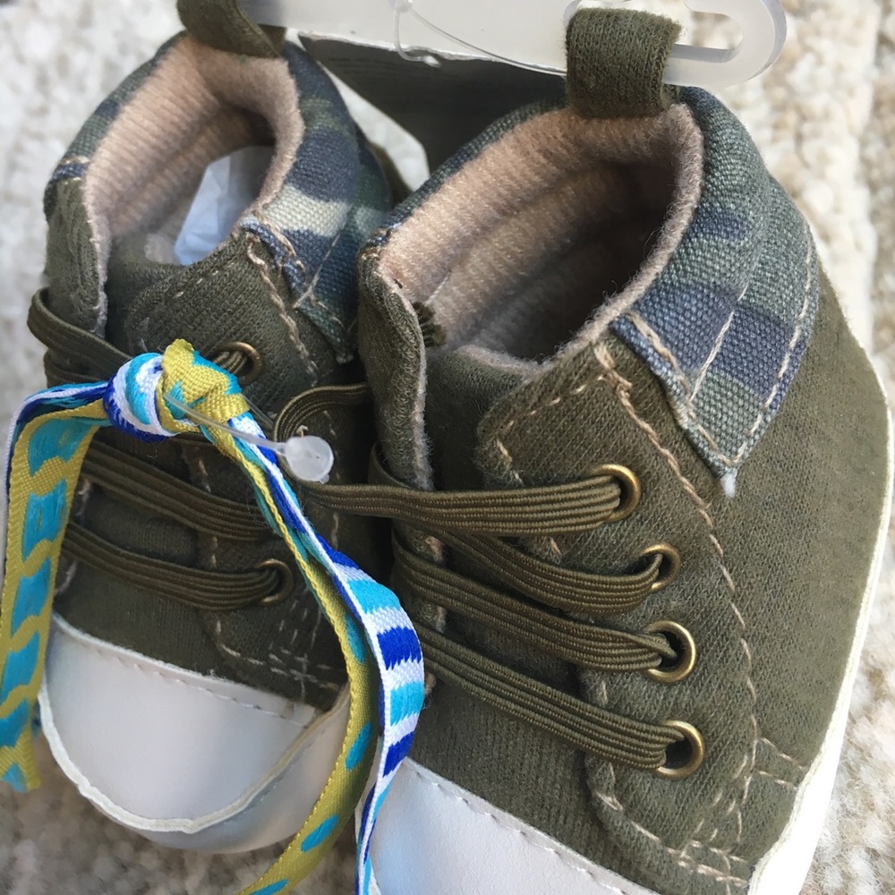 Newborn camo shoes