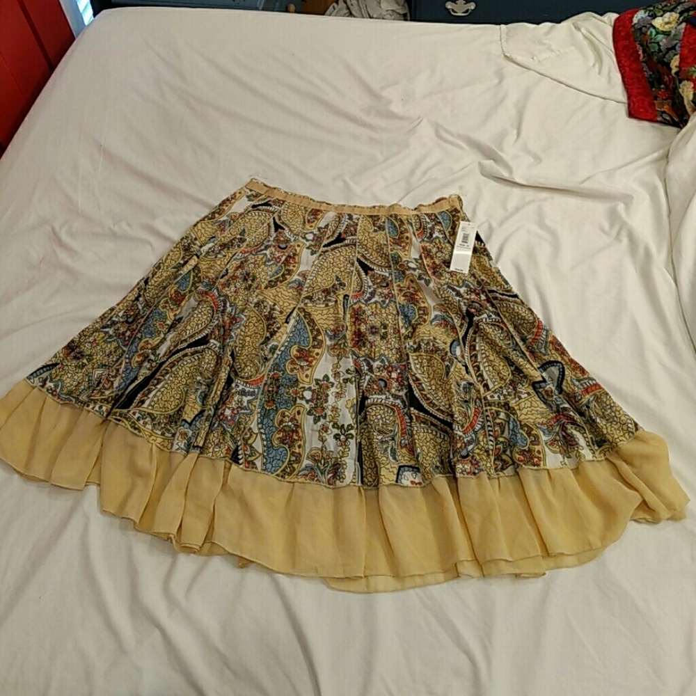 Passports skirt