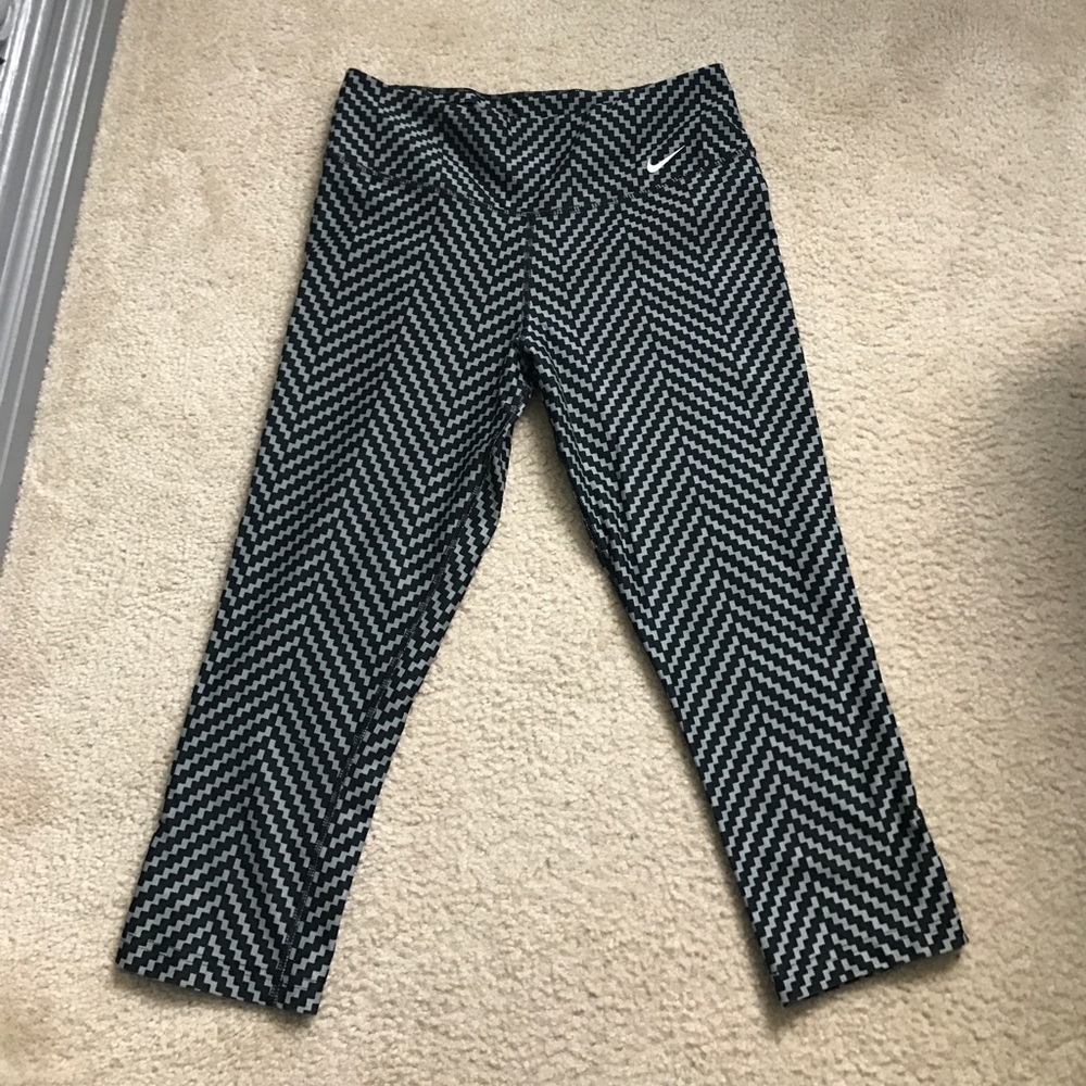 Nike cropped leggings!