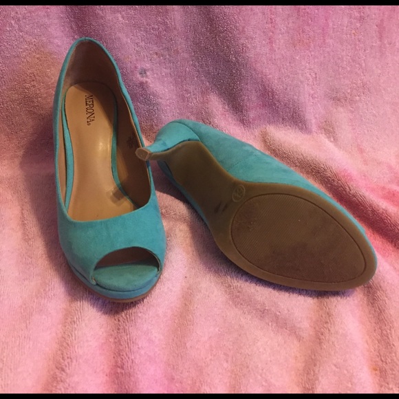 Size 6 1/2 teal suede stilettos - Picture 2 of 3