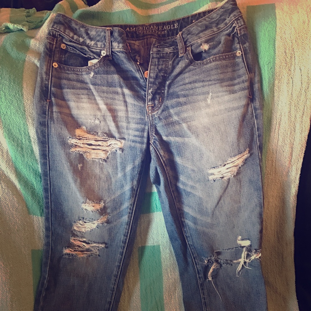 AEO Boyfriend Crop/Capri destroyed