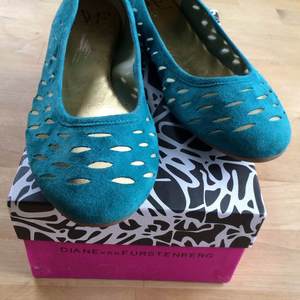 Diane von Furstenburg blue flats