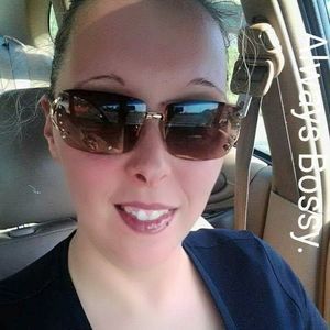 Meet your Posher, Stefanie