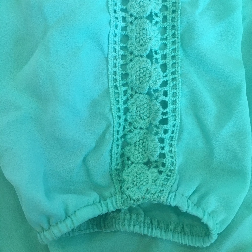 Turquoise blouse. - Picture 2 of 2