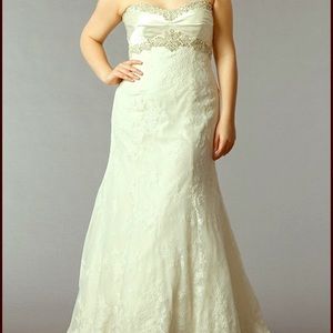 Dina Davos for Kleinfeld KW106 Wedding Dress