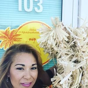 Meet your Posher, Hilary