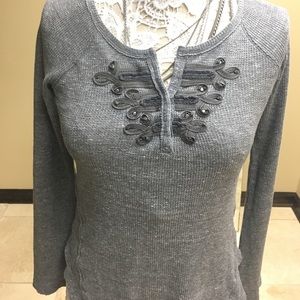 Free People gorgeous thermal! Amazing details 🌸🌺