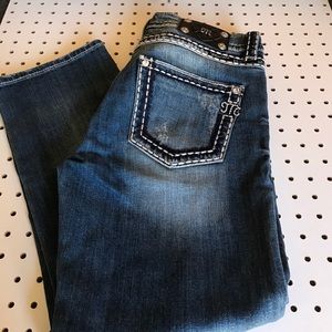 Miss Me crop boyfriend cut distressed jeans.  25"