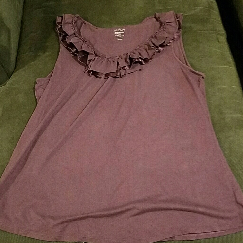 💥Closet CLOSING💥 Ruffle Neck tank GUC