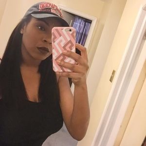 Meet your Posher, Maya