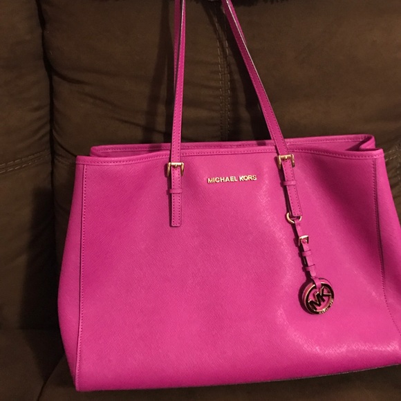Michael Kors LARGE Shoulder Bag main image 5