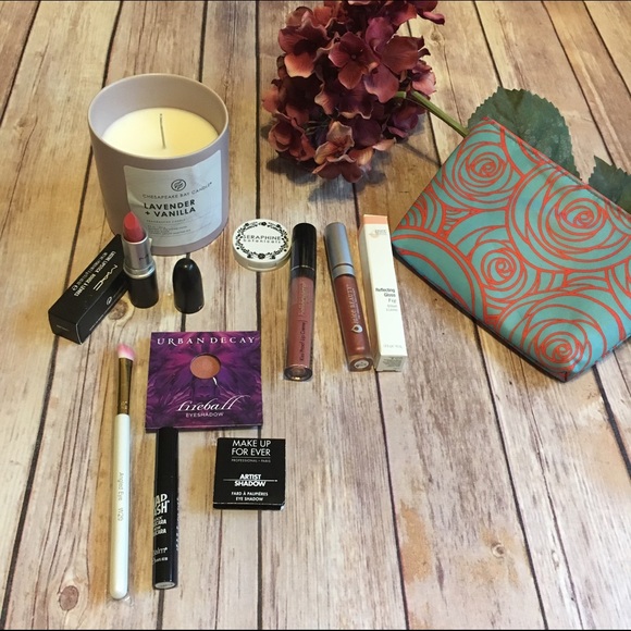 Urban Decay Other - Make up kit with bag💕💕NWT