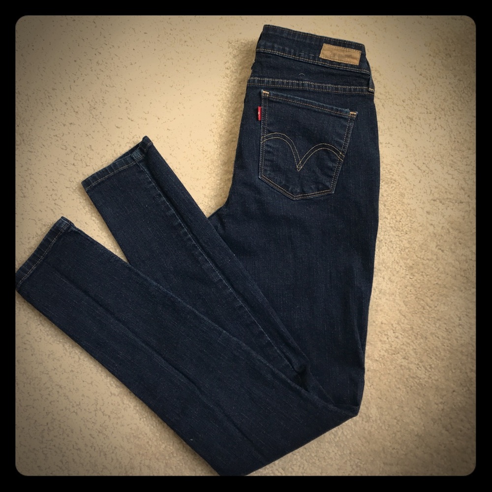 Dark-wash Levi's Legging Jeans