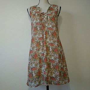3/$10 Tobi Floral Lace Up Shift Dress