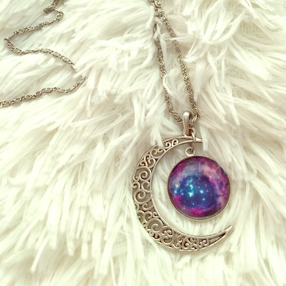 Jewelry - 💕 Moon/Galaxy necklace 💕