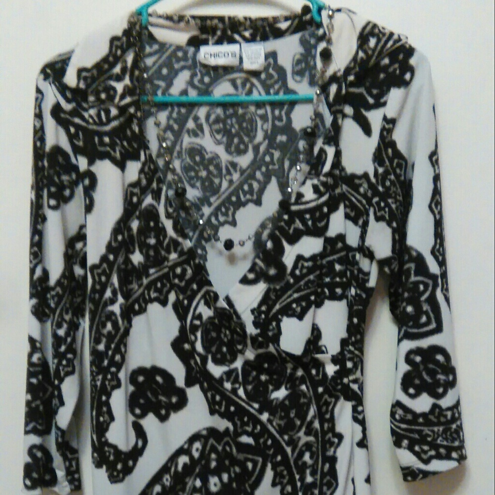 CHICO'S beautiful blouse - Picture 2 of 3