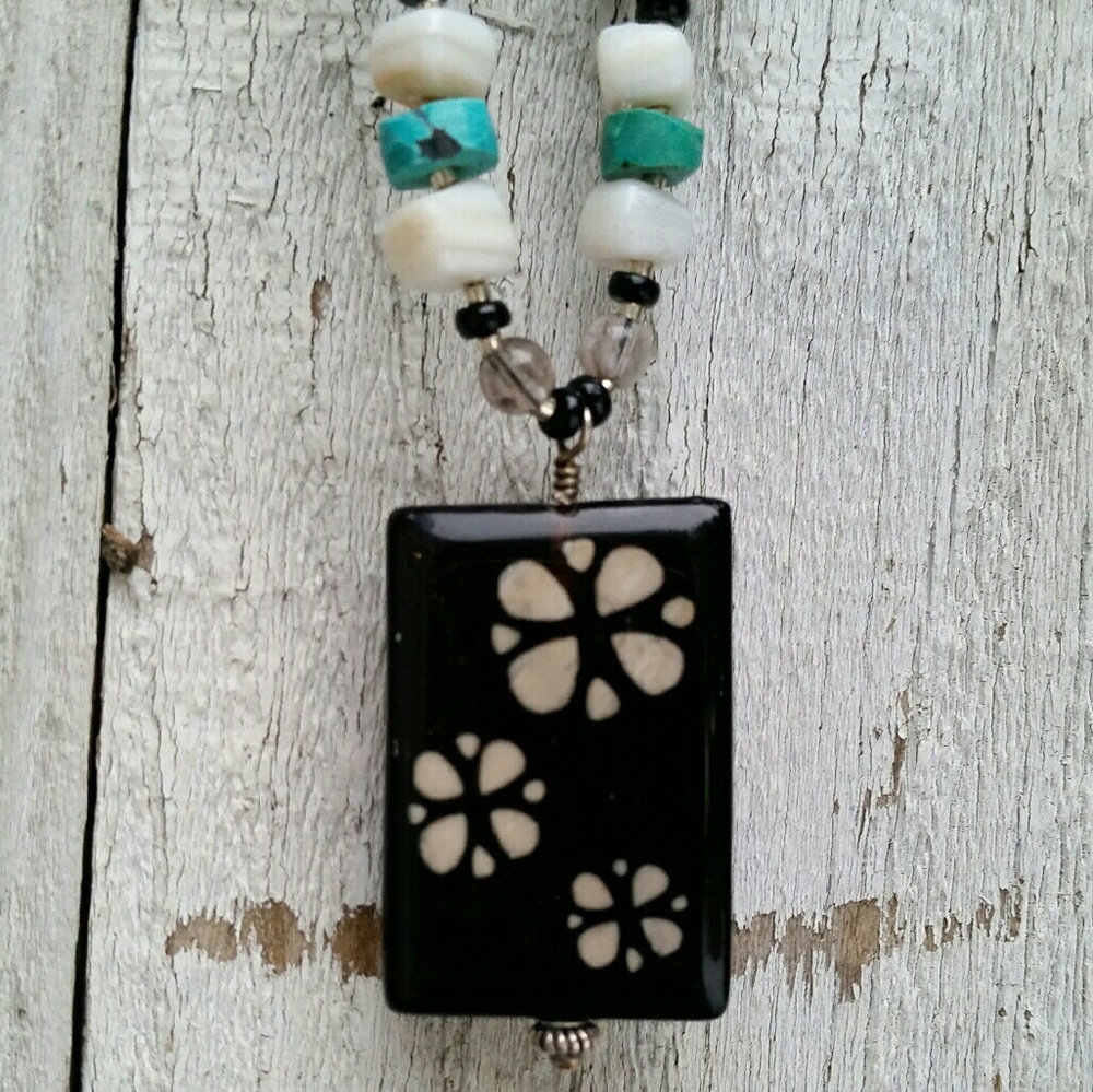 TURQUOISE & ONYX NECKLACE