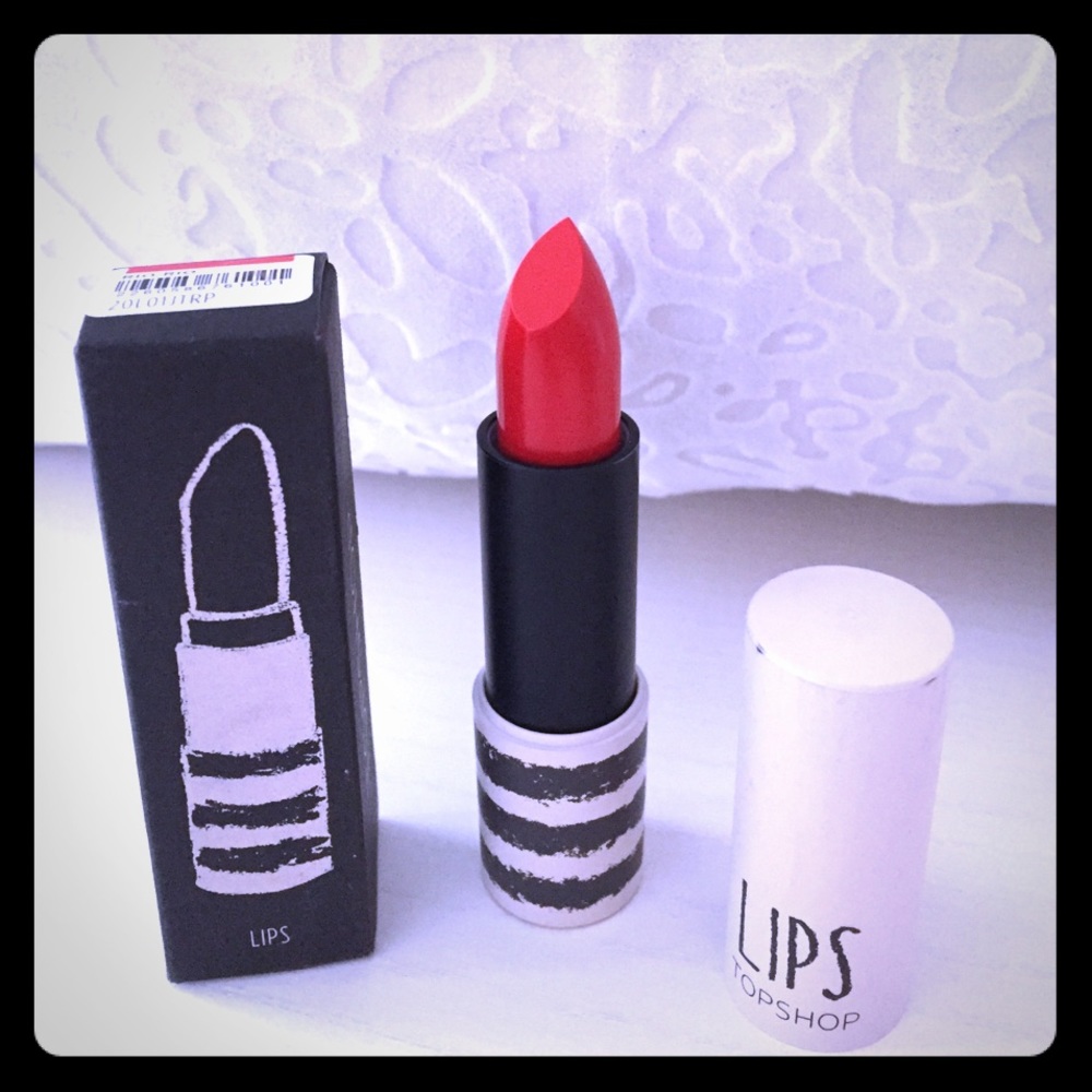 ❌SOLD❌ **NEW** TOPSHOP Red lipstick