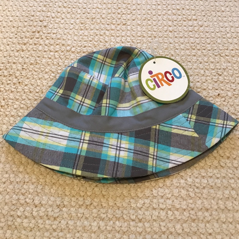 NWT Circo multi-plaid bucket hat - infant (18mos)