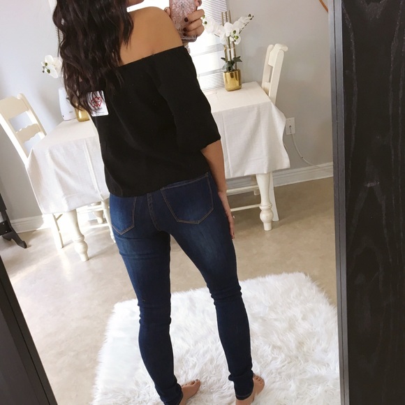 LAST• Black Off the shoulder top - Picture 2 of 6