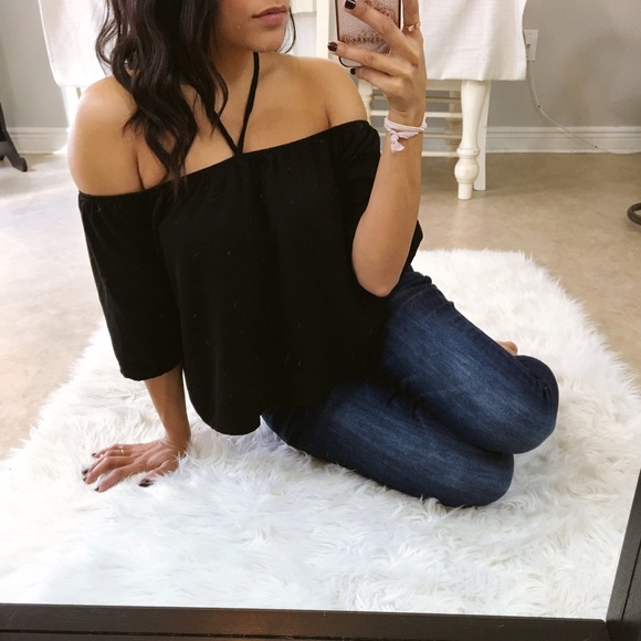 LAST• Black Off the shoulder top - Picture 3 of 6