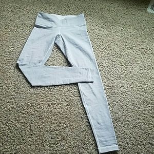 Lululemon size 6 wunder under